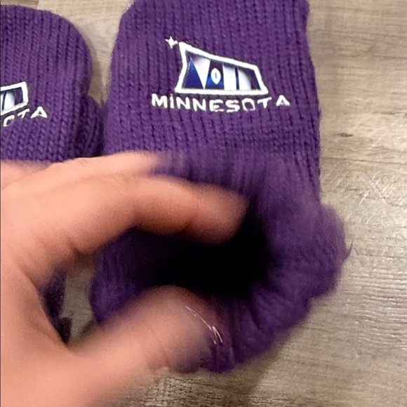 Lightly worn Purple Minnesota Knit Mittens - Picture 7 of 11